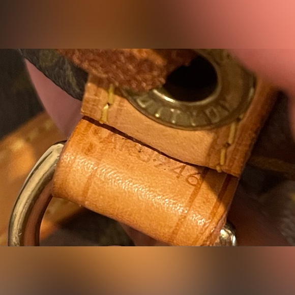 Louis Vuitton Noe Bag - Picture 10 of 13